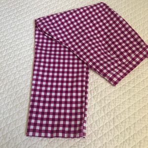 3/$25🛍Lady Di style cropped pants in darling raspberry gingham print